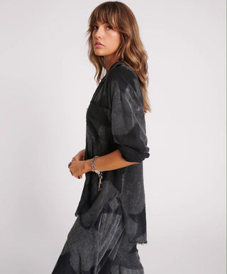 BLACK STAR MUSLIN LONGLINE SHIRT